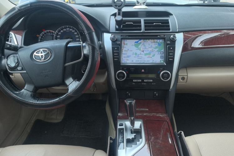 Used Toyota Camry 2013 2.0G Comfort Edition Center Console