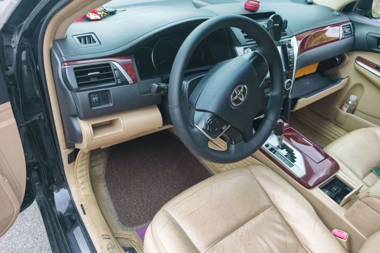 Used Toyota Camry 2013 2.0G Comfort Edition Center Console