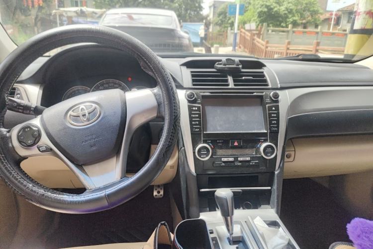 Used Toyota Camry 2013 200G Classic Luxury Edition Center Console