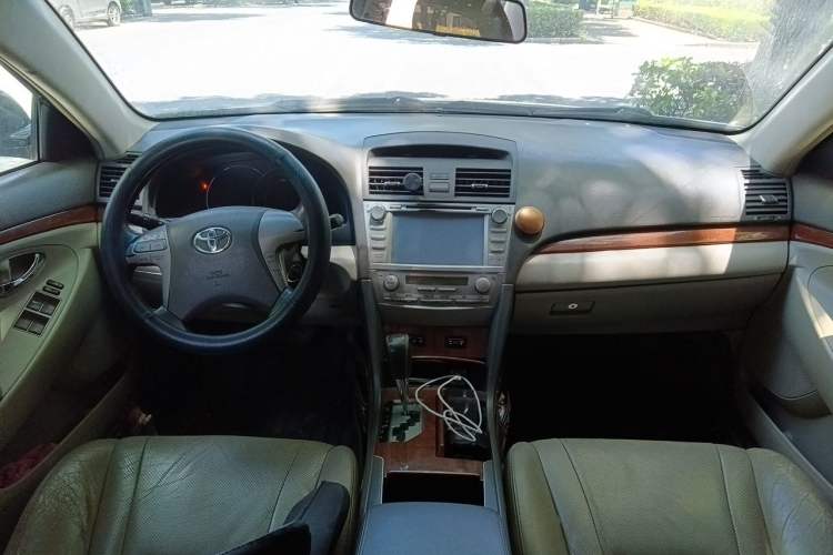 Used Toyota Camry 2013 200G Classic Luxury Edition Center Console