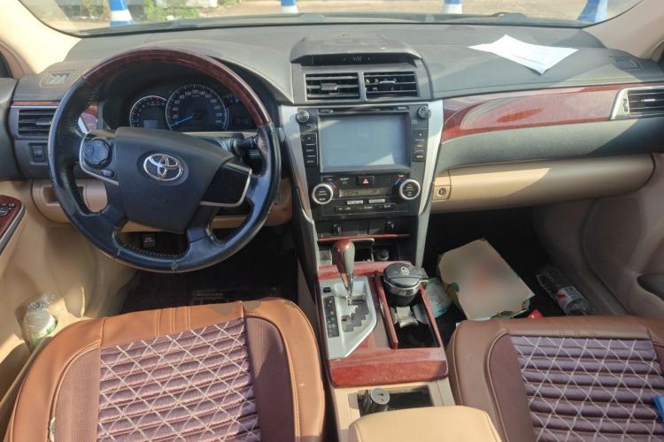 Used Toyota Camry 2013 2.5G Comfort Edition Center Console