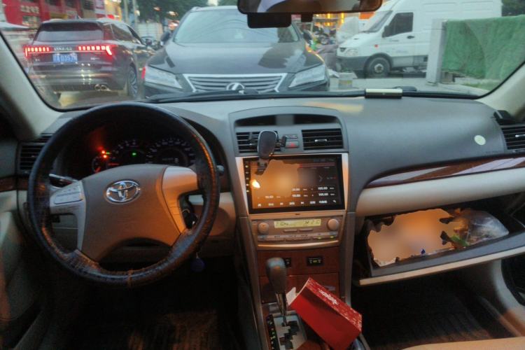 Used Toyota Camry 2013 200G Classic Luxury Edition Center Console