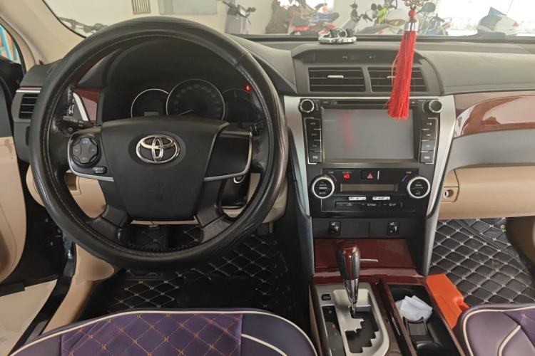 Used Toyota Camry 2013 2.5G Comfort Edition Center Console