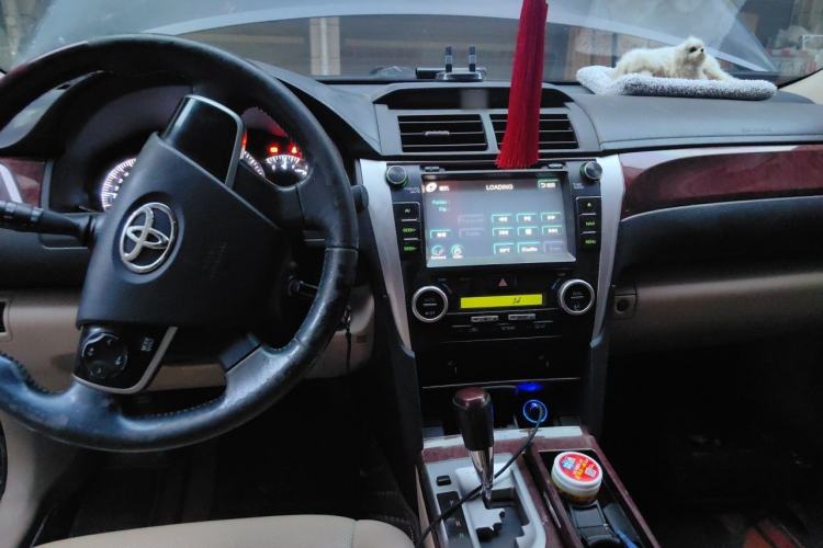 Used Toyota Camry 2013 2.5G Comfort Edition Center Console