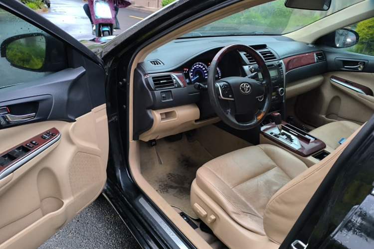 Used Toyota Camry 2013 2.0G Comfort Edition Driver Seat