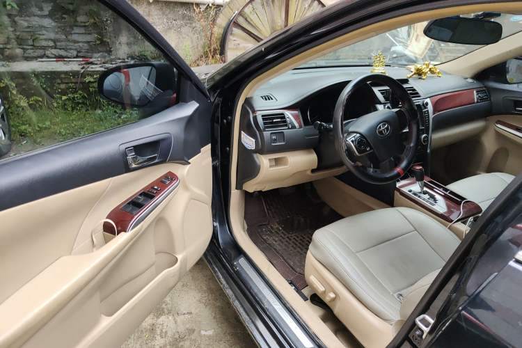 Used Toyota Camry 2013 2.5G Comfort Edition Driver Seat