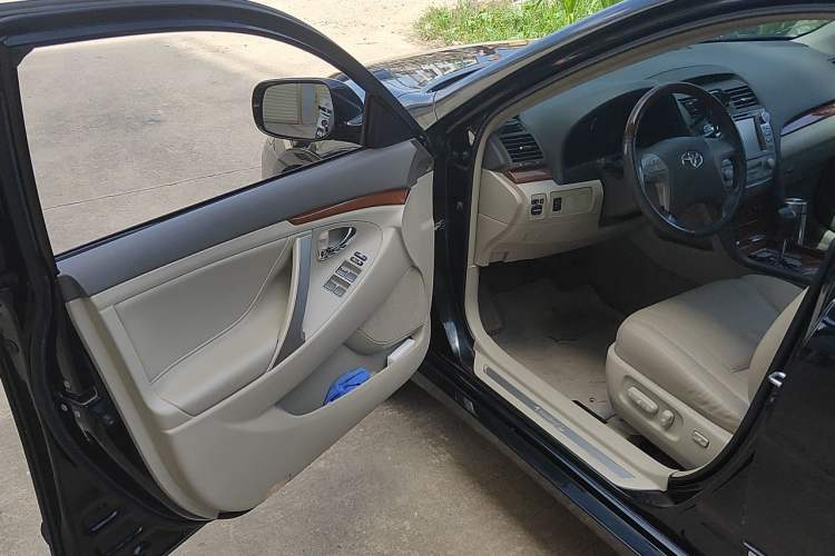 Used Toyota Camry 2013 200G Classic Luxury Edition Driver Seat
