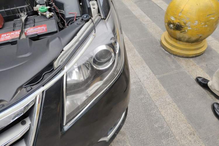 Used Toyota Camry 2013 200G Classic Luxury Edition Engine Bay Left
