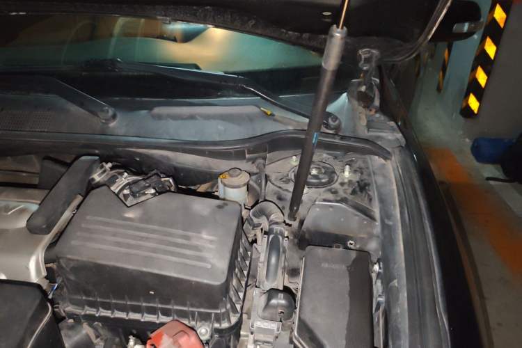 Used Toyota Camry 2013 200G Classic Luxury Edition Engine Bay Left