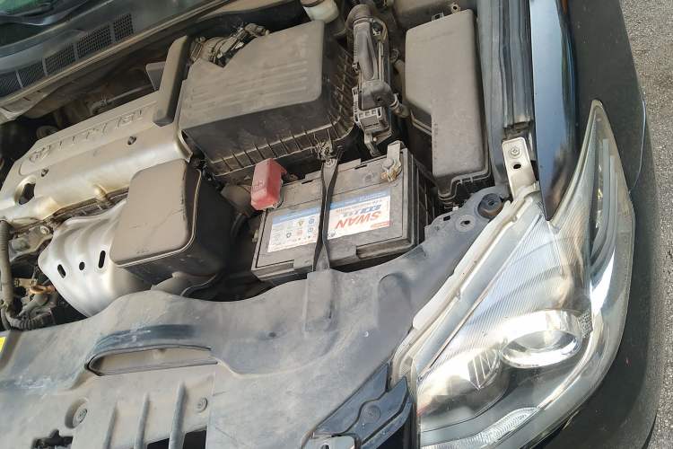 Used Toyota Camry 2013 200G Classic Luxury Edition Engine Bay Left