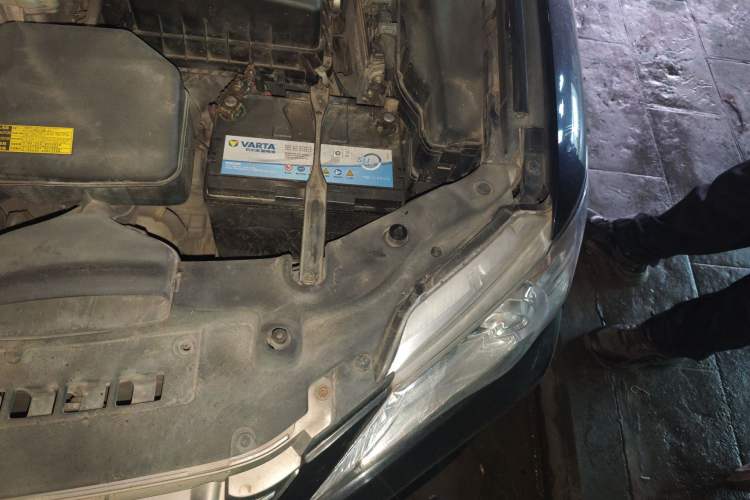 Used Toyota Camry 2013 2.5G Comfort Edition Engine Bay Left