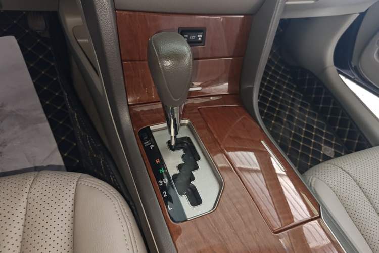 Used Toyota Camry 2013 200E Classic Elite Edition Gear Lever