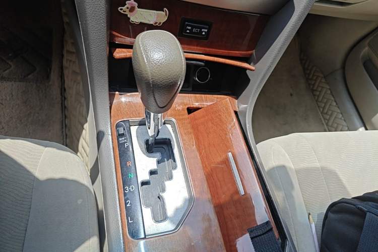 Used Toyota Camry 2013 200E Classic Elite Edition Gear Lever