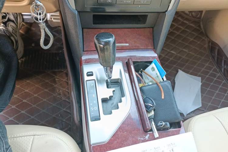 Used Toyota Camry 2013 2.0E Elite Edition Gear Lever