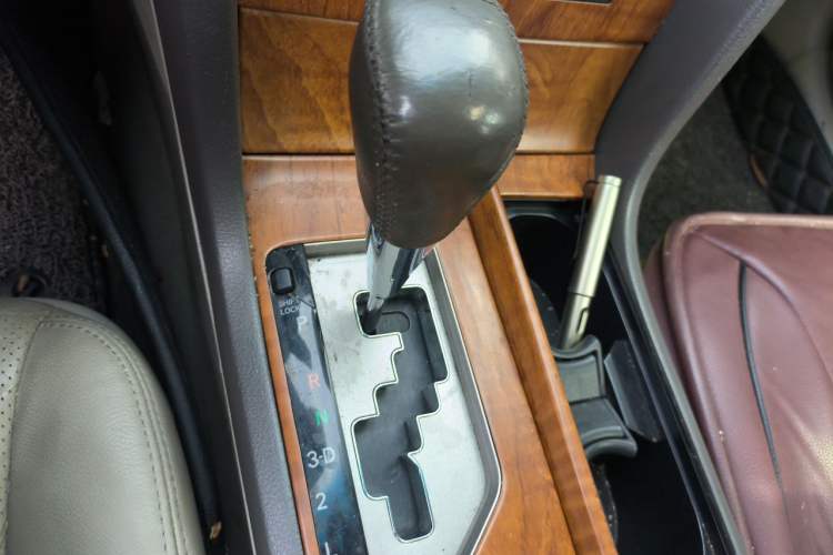 Used Toyota Camry 2013 200G Classic Luxury Edition Gear Lever