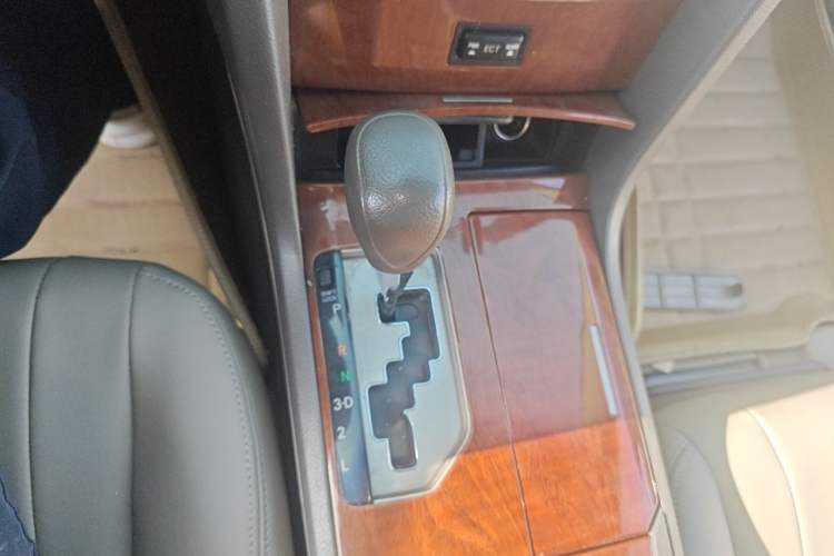Used Toyota Camry 2013 200E Classic Elite Edition Gear Lever