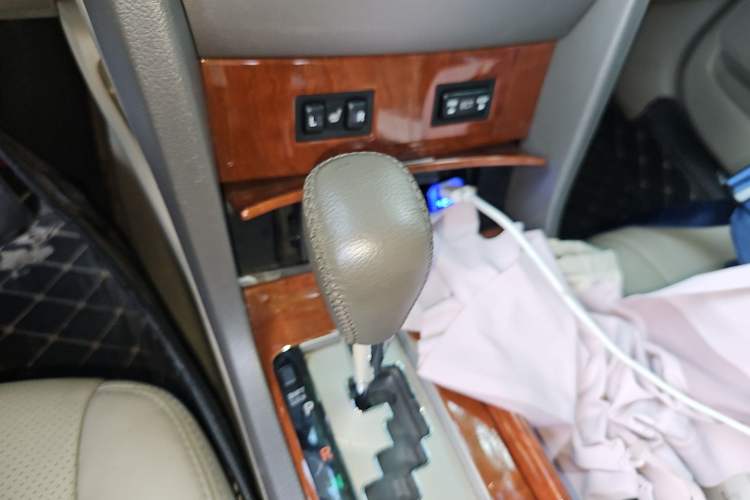 Used Toyota Camry 2013 200G Classic Luxury Edition Gear Lever