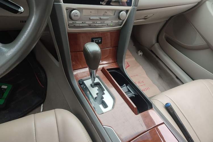 Used Toyota Camry 2013 200E Classic Elite Edition Gear Lever