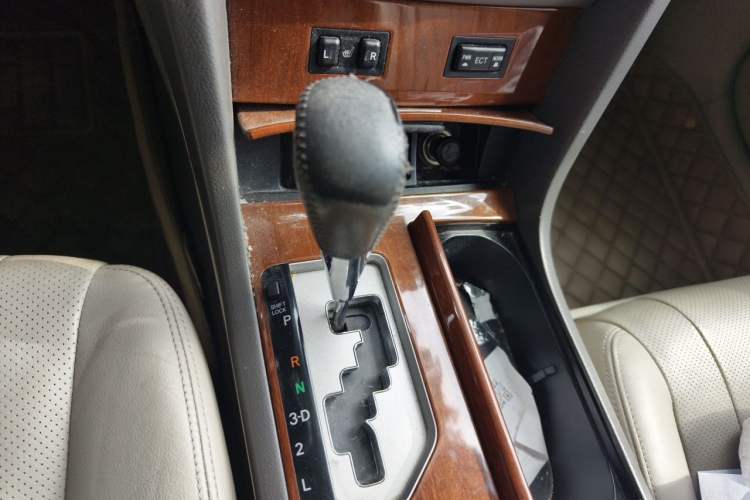 Used Toyota Camry 2013 200G Classic Luxury Edition Gear Lever