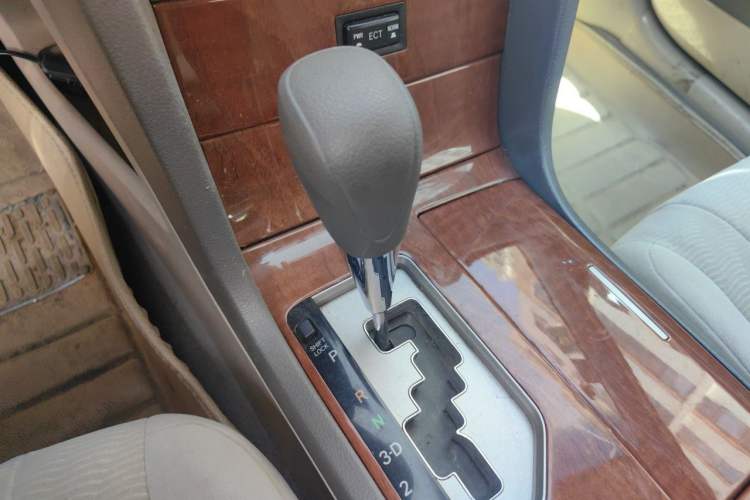 Used Toyota Camry 2013 200E Classic Elite Edition Gear Lever