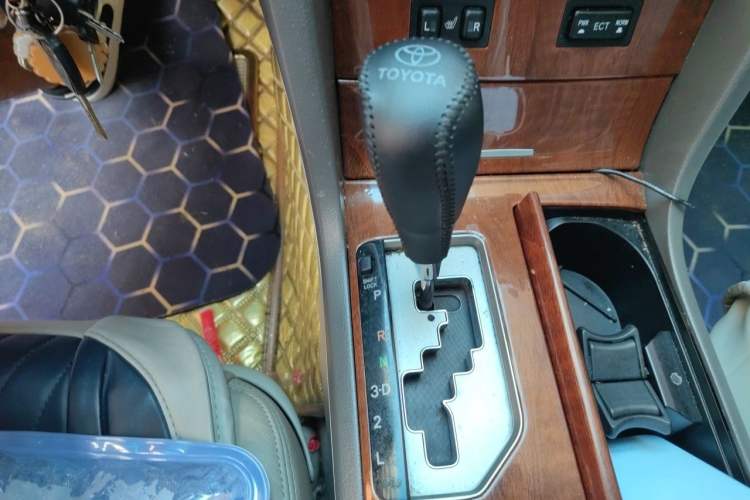 Used Toyota Camry 2013 200G Classic Luxury Edition Gear Lever