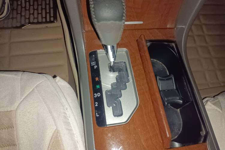 Used Toyota Camry 2013 200G Classic Luxury Edition Gear Lever
