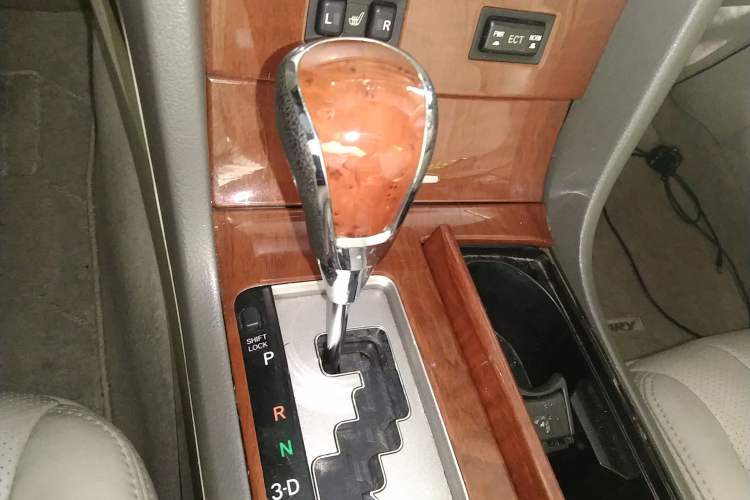 Used Toyota Camry 2013 200G Classic Luxury Edition Gear Lever