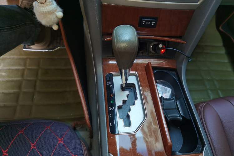 Used Toyota Camry 2013 200E Classic Elite Edition Gear Lever