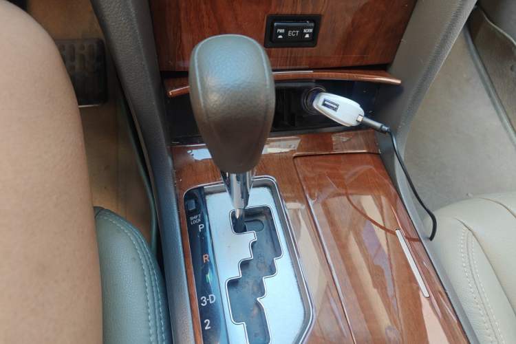 Used Toyota Camry 2013 200E Classic Elite Edition Gear Lever