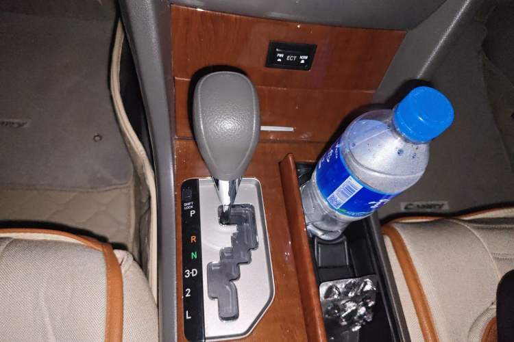 Used Toyota Camry 2013 200E Classic Elite Edition Gear Lever