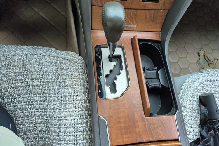 Used Toyota Camry 2013 200G Classic Luxury Edition Gear Lever