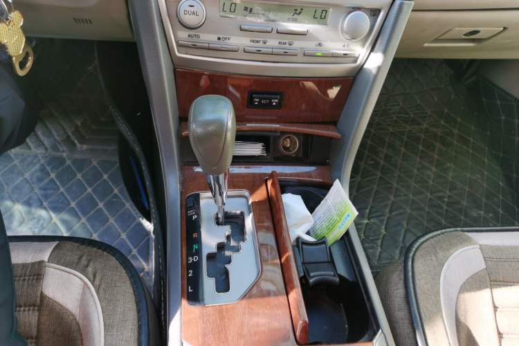 Used Toyota Camry 2013 200E Classic Elite Edition Gear Lever