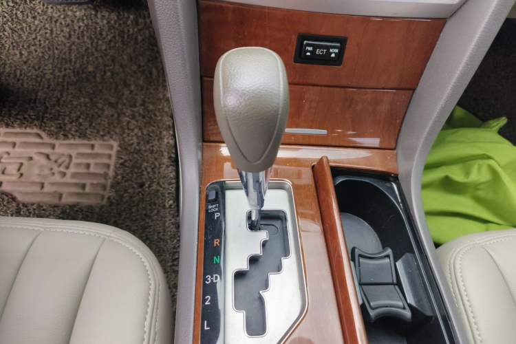 Used Toyota Camry 2013 200E Classic Elite Edition Gear Lever