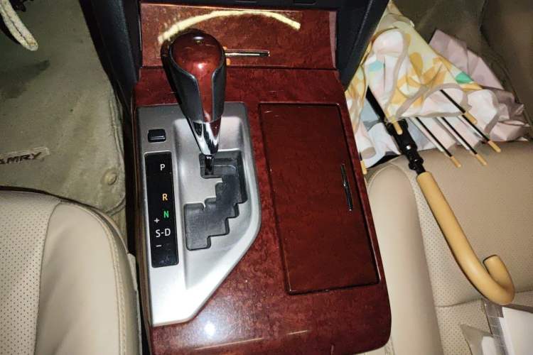 Used Toyota Camry 2013 2.5G Comfort Edition Gear Lever