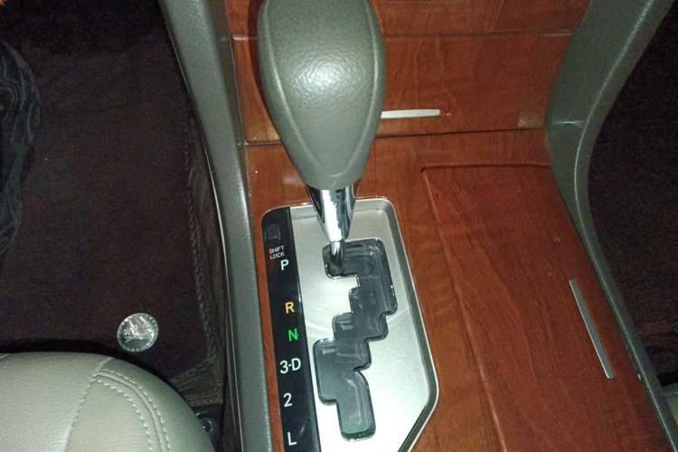 Used Toyota Camry 2013 200E Classic Elite Edition Gear Lever