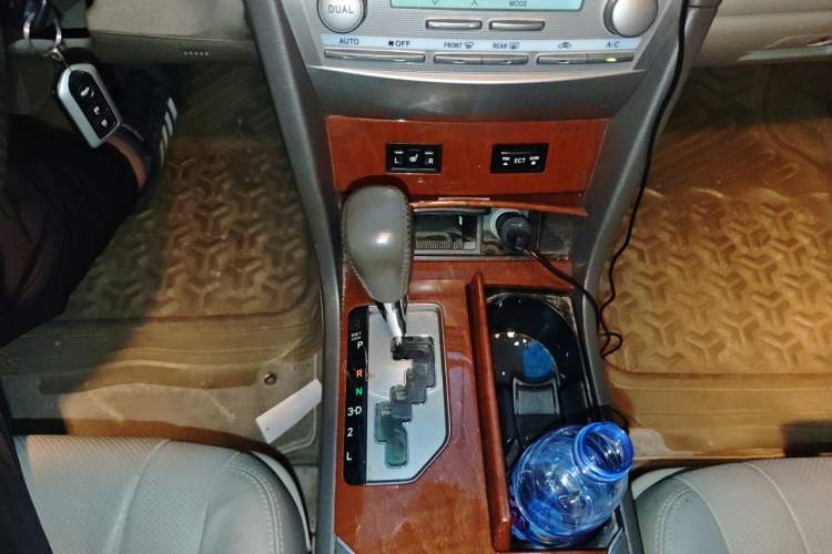 Used Toyota Camry 2013 200G Classic Luxury Edition Gear Lever