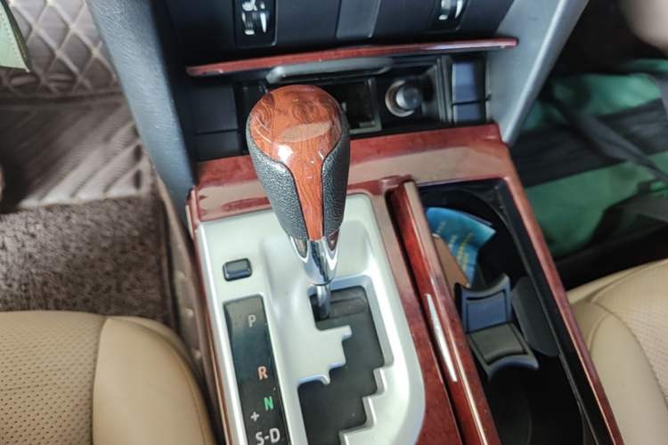 Used Toyota Camry 2013 2.5G Comfort Edition Gear Lever