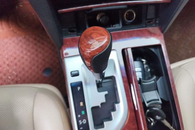 Used Toyota Camry 2013 2.5G Comfort Edition Gear Lever