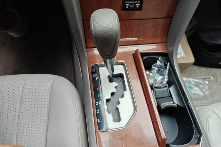 Used Toyota Camry 2013 200E Classic Elite Edition Gear Lever
