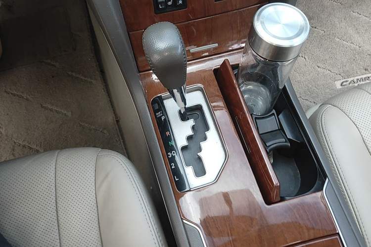 Used Toyota Camry 2013 200G Classic Luxury Edition Gear Lever