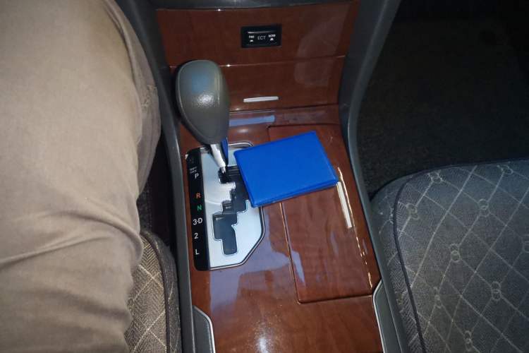 Used Toyota Camry 2013 200E Classic Elite Edition Gear Lever