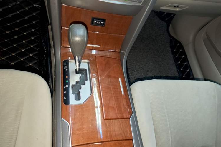 Used Toyota Camry 2013 200E Classic Elite Edition Gear Lever
