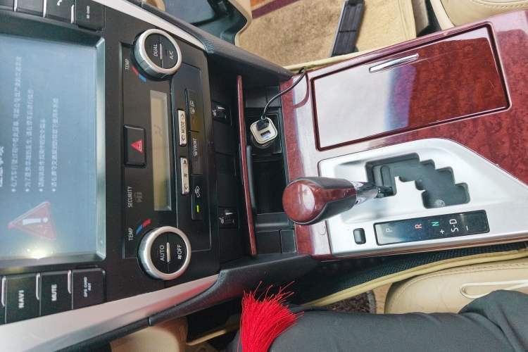 Used Toyota Camry 2013 2.0G Comfort Edition Gear Lever