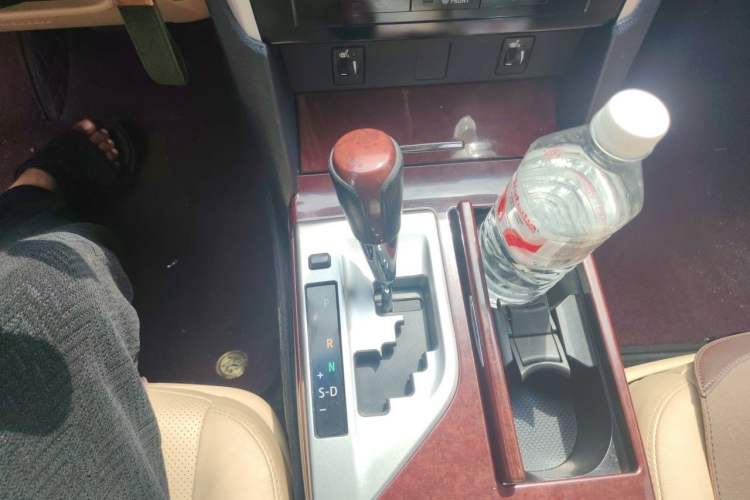 Used Toyota Camry 2013 2.0G Comfort Edition Gear Lever