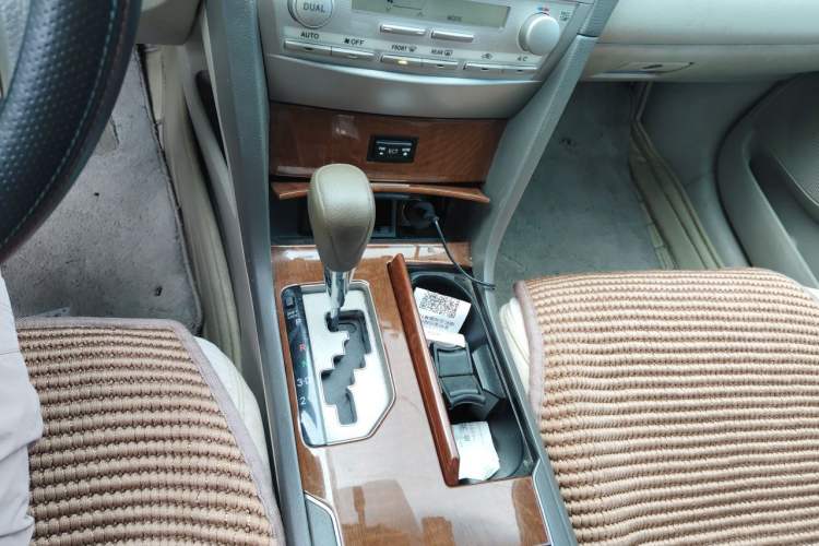 Used Toyota Camry 2013 200E Classic Elite Edition Gear Lever