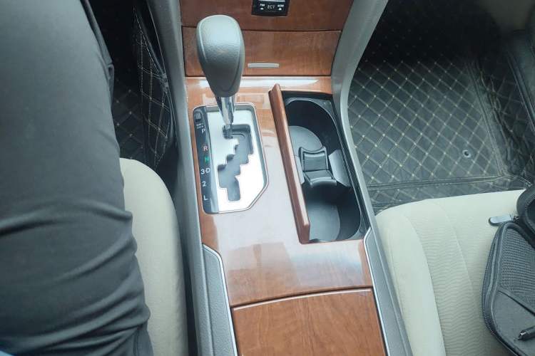 Used Toyota Camry 2013 200E Classic Elite Edition Gear Lever