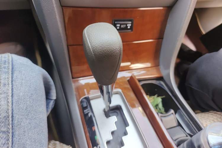 Used Toyota Camry 2013 200E Classic Elite Edition Gear Lever