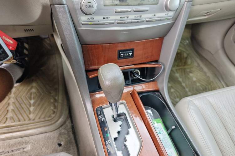 Used Toyota Camry 2013 200E Classic Elite Edition Gear Lever
