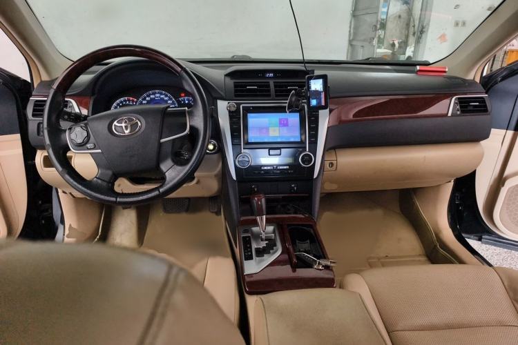 Used Toyota Camry 2013 2.0G Comfort Edition Interior 2