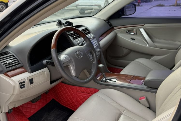 Used Toyota Camry 2013 200G Classic Luxury Edition Interior 2